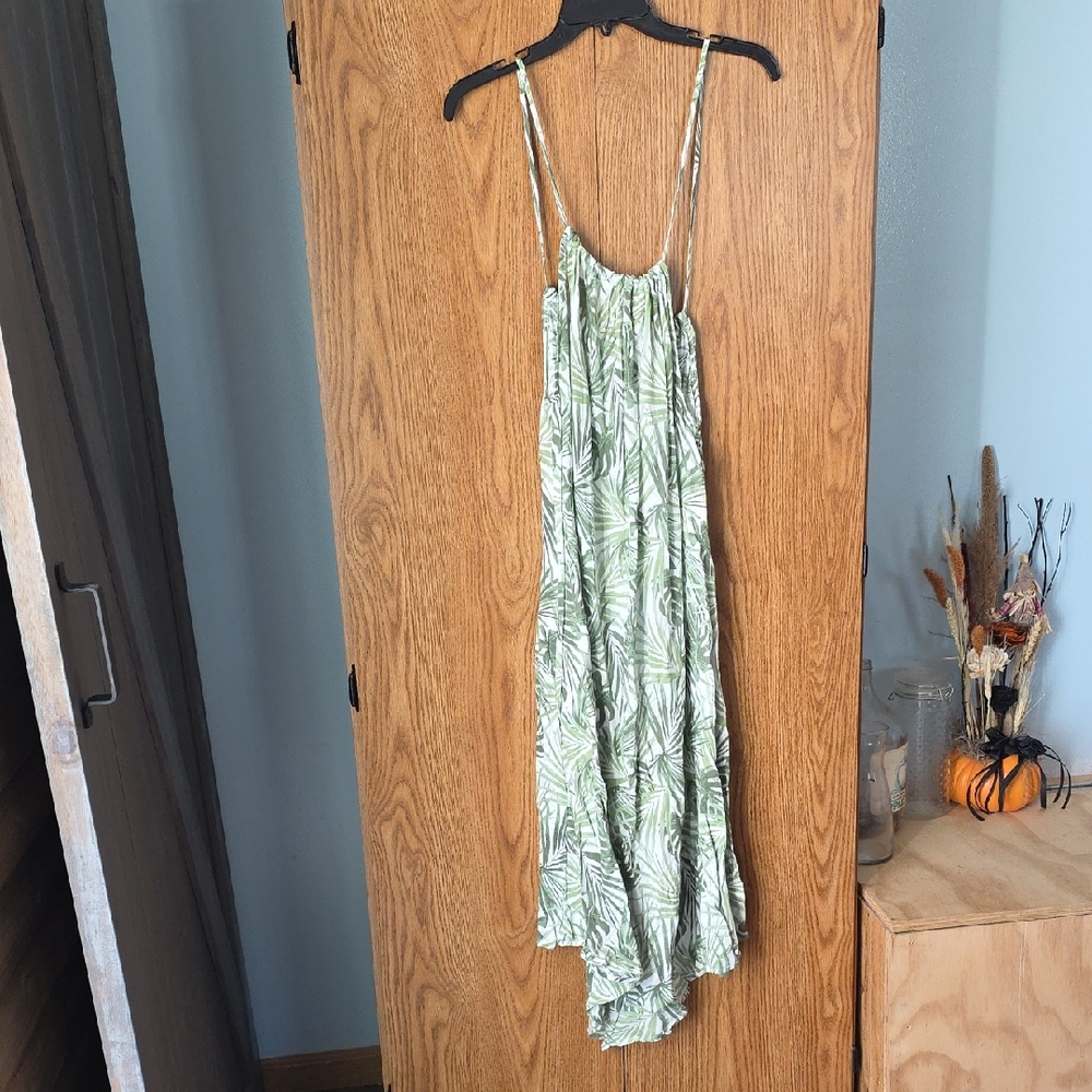 Elegant Green Leaf Print Maxi Dress
